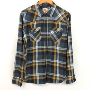 flannel button up Levi’s
